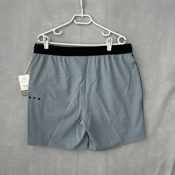 Vuori Shorts Mens M, XL Gray Peak Athletic v390 Activewear - Picture 2 of 14